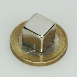 Aimant cube nickel 10 x 10
