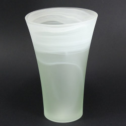 Vase design translucide effet voile blanc alabaster