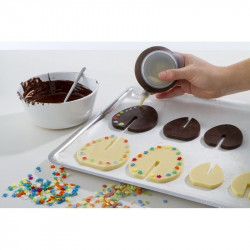 MOULE SILICONE 5 OEUFS DE PAQUES 3D LEKUE