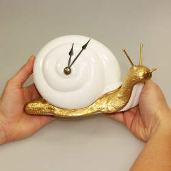 Horloge de table originale escargot blanc doré