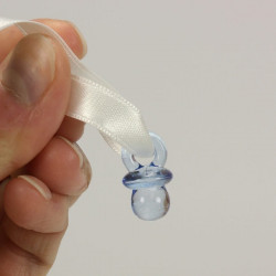 12 mini tétines en plastique transparent bleu pour déco baptême