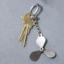Porte clé hélice de bateau avec manille