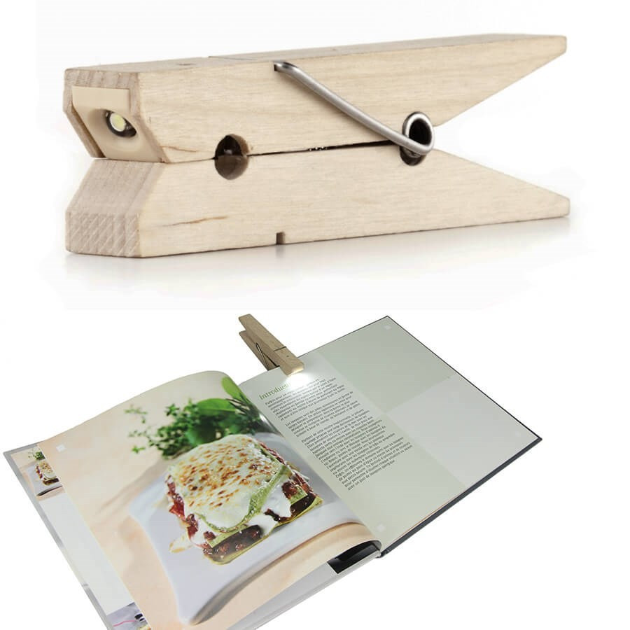 Lampe veilleuse pour livre façon pince à linge Kikkerland
