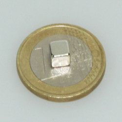 10 aimants puissants cube nickel 5 x 5 mm