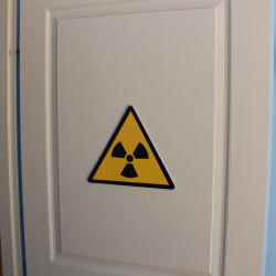 Panneau de signalisation danger - Radioactif