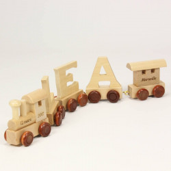 Petit train en bois personnalisé avec prénom - Alphabet