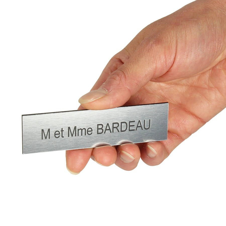 Plaque nom pour boîte aux lettres personnalisée - coloris au choix