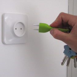 Range porte clés mural Prise de courant Unplug Qualy rose