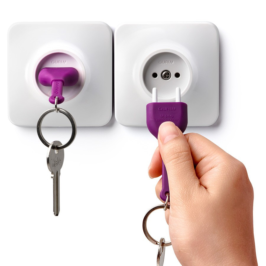 Range porte clés mural Prise de courant Unplug Qualy violet