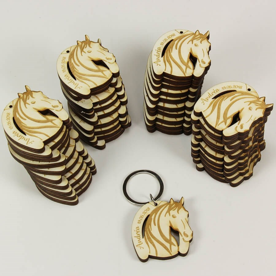 Porte clés cheval personnalisé en bois gravé fabriqué en France
