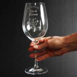 Verre à vin gravé et personnalisé pour anniversaire de mariage