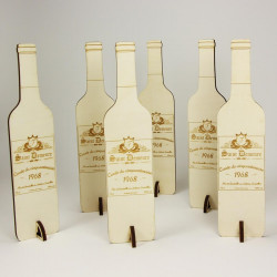 Centre de table anniversaire personnalisable Bouteille de vin en bois