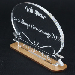 Trophée plexi ovale gravé à personnaliser anniversaire, récompense