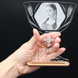 Trophée calice personnalisé pour communion et baptême