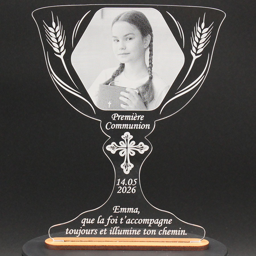 Trophée calice personnalisé pour communion et baptême